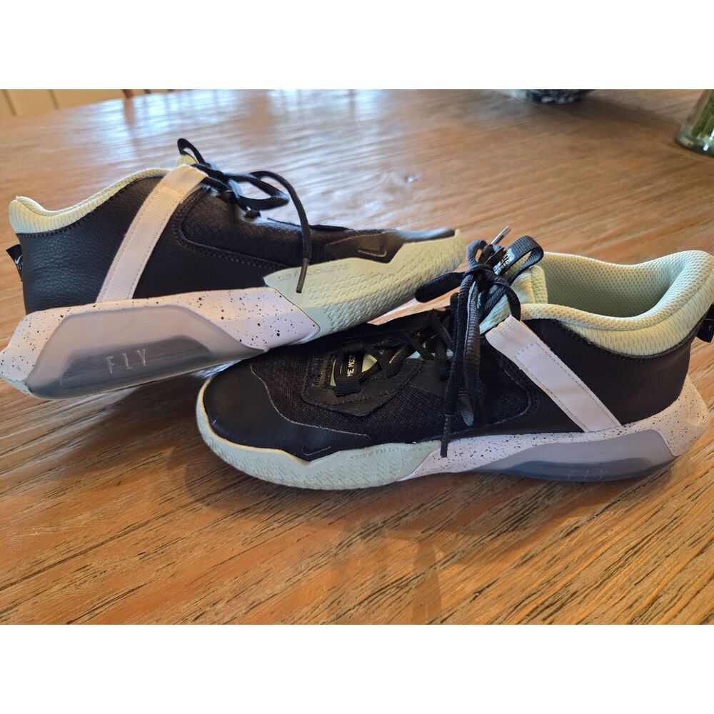 Nike Air Zoom Crossover GS youth size 6